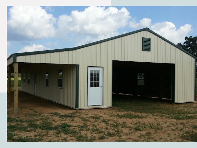 Строительство конюшен в Нерюнгри